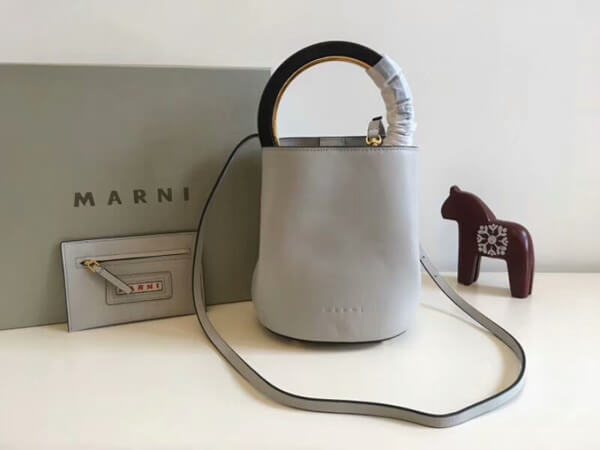 18SS マルニスーパーコピー MARNI M386 PANNIER BUCKET BAG IN CALF LEATHER SCMPU09TX0LV58900W09